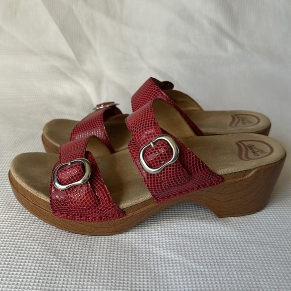 Dansko Sophie Wedge Red Snake Two Adjustable Straps Sandals Size EU 41 US 9 - Picture 2 of 12
